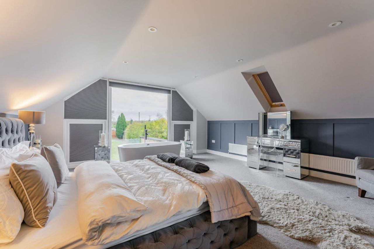 Rockdenes - Entire Property Hainford Екстериор снимка